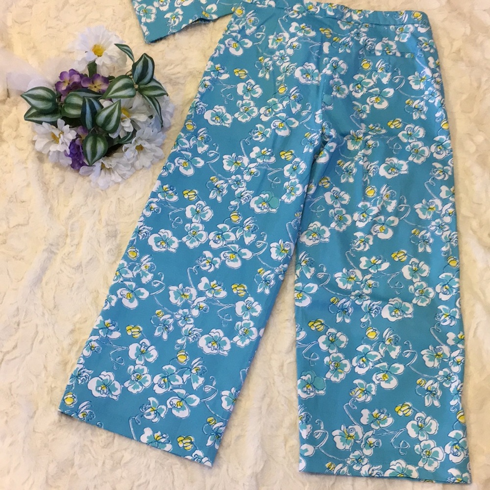 NWOT Floral Capris Sz 10.  🌸 - Picture 4 of 5